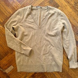Everlane cashmere tan V-neck Sweater size S